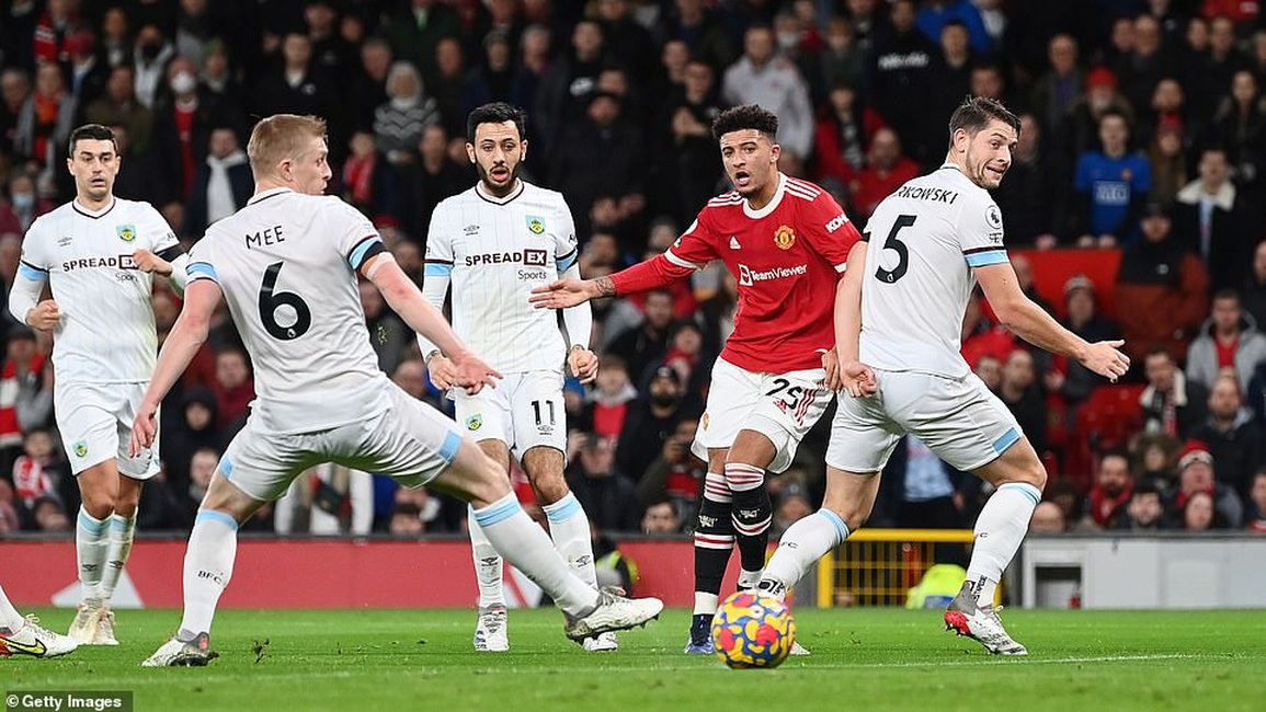 Ronaldo góp công giúp Man Utd đánh bại Burnley - 2 Ronaldo góp công giúp Man Utd đánh bại Burnley - 2