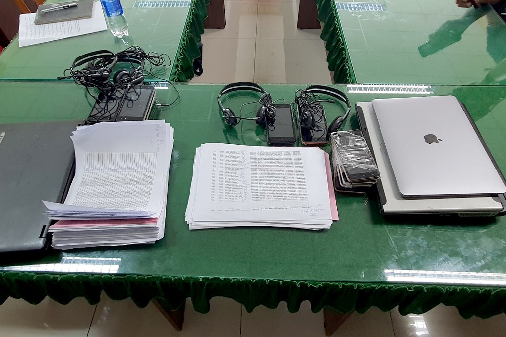 Phá đường dây giả nhân viên ngân hàng lừa đảo cho vay lãi suất 0 đồng - 2 Phá đường dây giả nhân viên ngân hàng lừa đảo cho vay lãi suất 0 đồng - 2