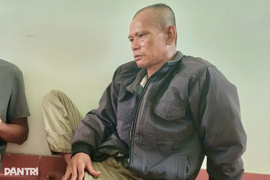 Vụ tàu cá chìm trong bão: Ngư dân thoát nạn sau một giờ vật lộn trên biển - 1 Vụ tàu cá chìm trong bão: Ngư dân thoát nạn sau một giờ vật lộn trên biển - 1