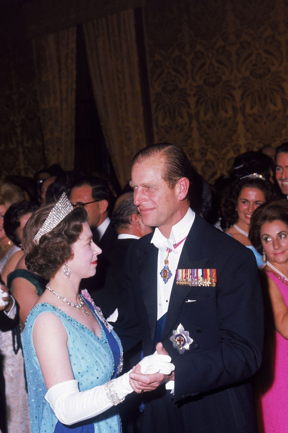 Nữ hoàng Elizabeth II và Hoàng thân Philip: Những khoảnh khắc đẹp nhất - 13 Nữ hoàng Elizabeth II và Hoàng thân Philip: Những khoảnh khắc đẹp nhất - 13