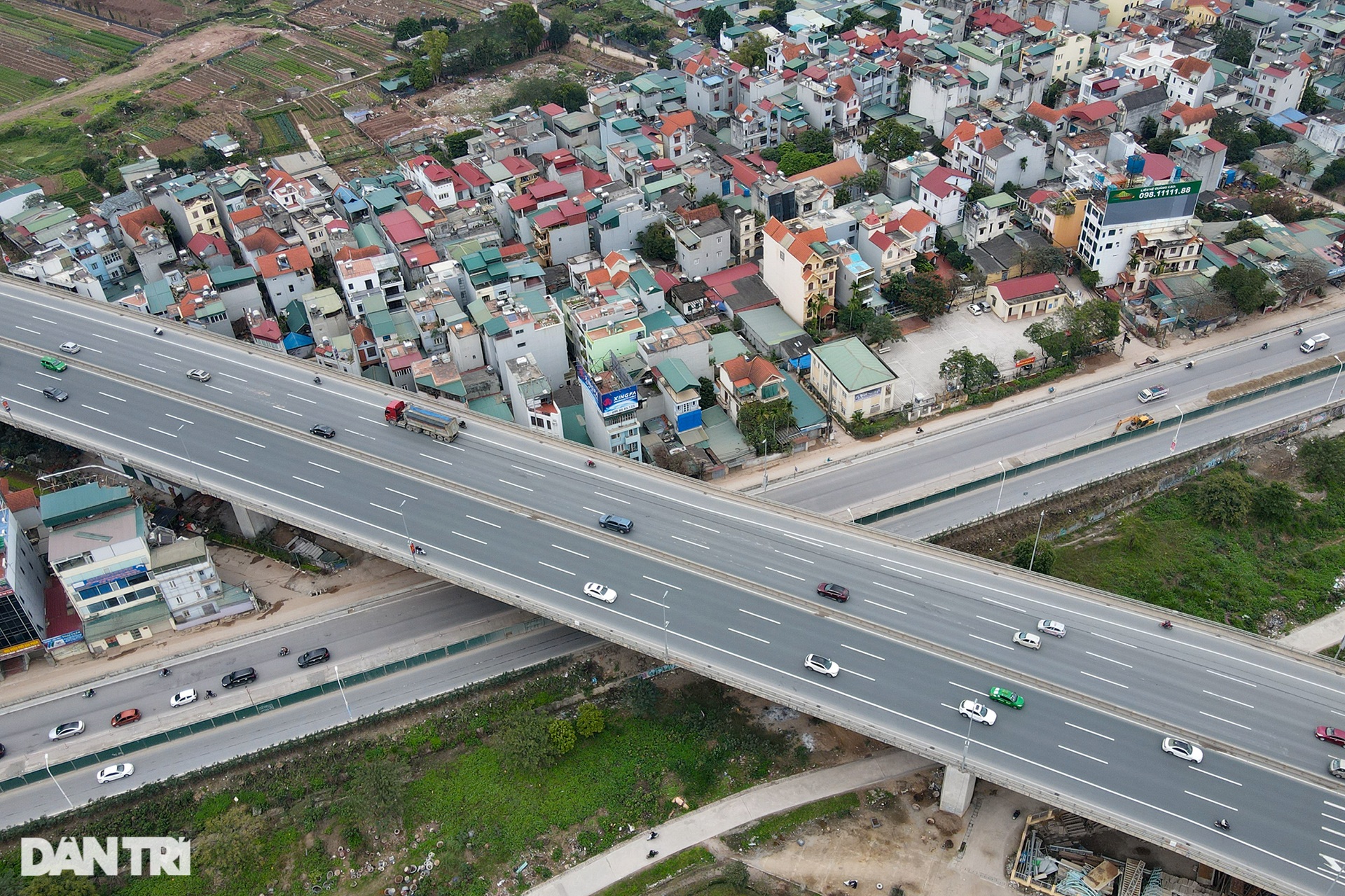 Cận cảnh loạt công trình giao thông xây dựng chậm tiến độ tại Hà Nội - 15 Cận cảnh loạt công trình giao thông xây dựng chậm tiến độ tại Hà Nội - 15