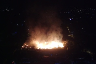 Cháy công ty sản xuất nệm ghế ở TPHCM