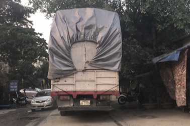 Xe quá tải tránh... đường tránh