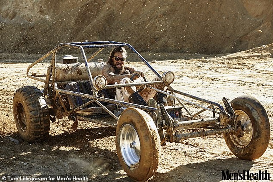 Vua thủy tề Jason Momoa thừa nhận sợ vợ - 3 Vua thủy tề Jason Momoa thừa nhận sợ vợ - 3