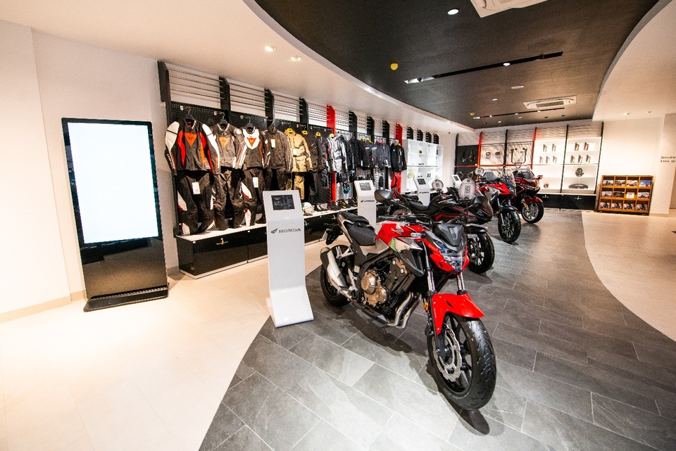Ra mắt showroom xe Honda phân khối lớn đầu tiên tại miền Bắc - 4 Ra mắt showroom xe Honda phân khối lớn đầu tiên tại miền Bắc - 4