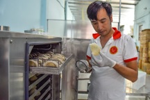 Kiếm hàng trăm triệu đồng từ nghề nuôi loài chim phương Nam