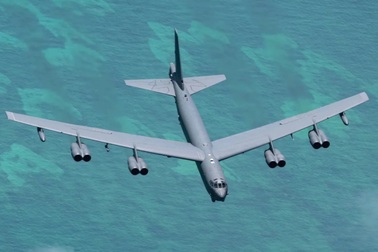 3 máy bay B-52 của Mỹ áp sát Venezuela