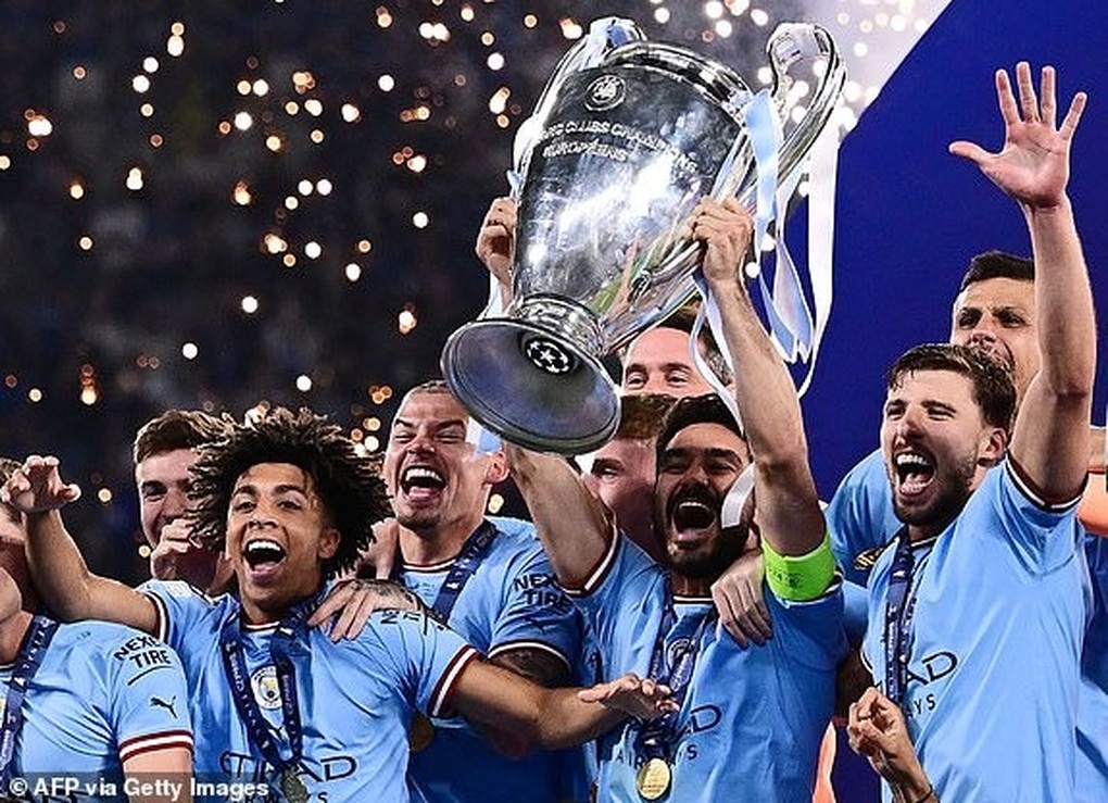 Khoảnh khắc cảm xúc trong ngày Man City lên ngôi vô địch Champions League - 11 Khoảnh khắc cảm xúc trong ngày Man City lên ngôi vô địch Champions League - 11
