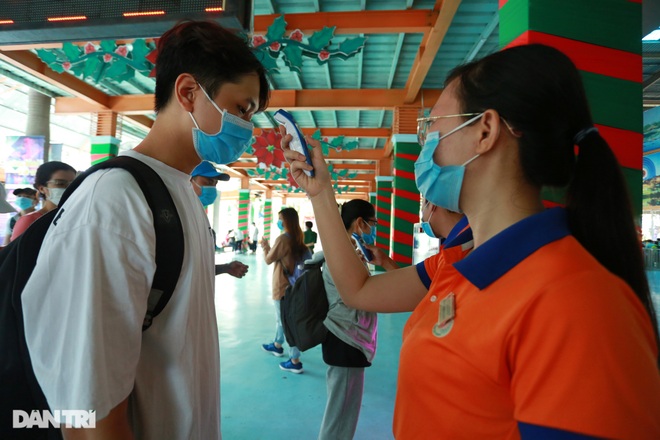 Dựng lều trại trong công viên để vừa được vui chơi vừa cách ly với đám đông - 13 Dựng lều trại trong công viên để vừa được vui chơi vừa cách ly với đám đông - 13