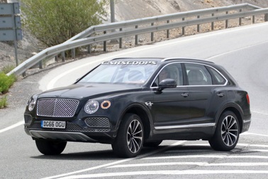 Bentayga sẽ là xe hybrid đầu tiên của Bentley