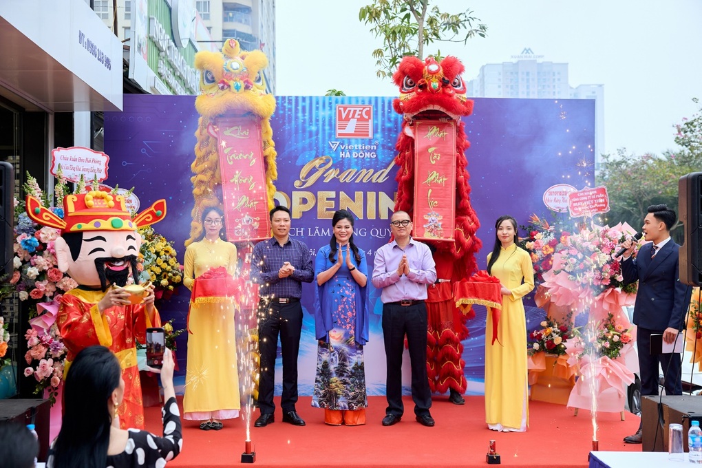Ra mắt Viettien House Hà Đông, giảm giá tới 50% áo sơ mi cao cấp - 1 Ra mắt Viettien House Hà Đông, giảm giá tới 50% áo sơ mi cao cấp - 1