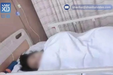 Kỳ lạ người mẹ mang thai tư nhưng mới chỉ sinh hai con