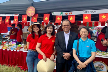 Bạn bè quốc tế ấn tượng với các món ăn Việt Nam tại lễ hội ẩm thực ở Séc