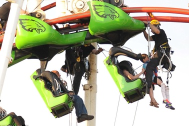 Tàu lượn trượt đường ray ở Scotland, 10 người bị thương