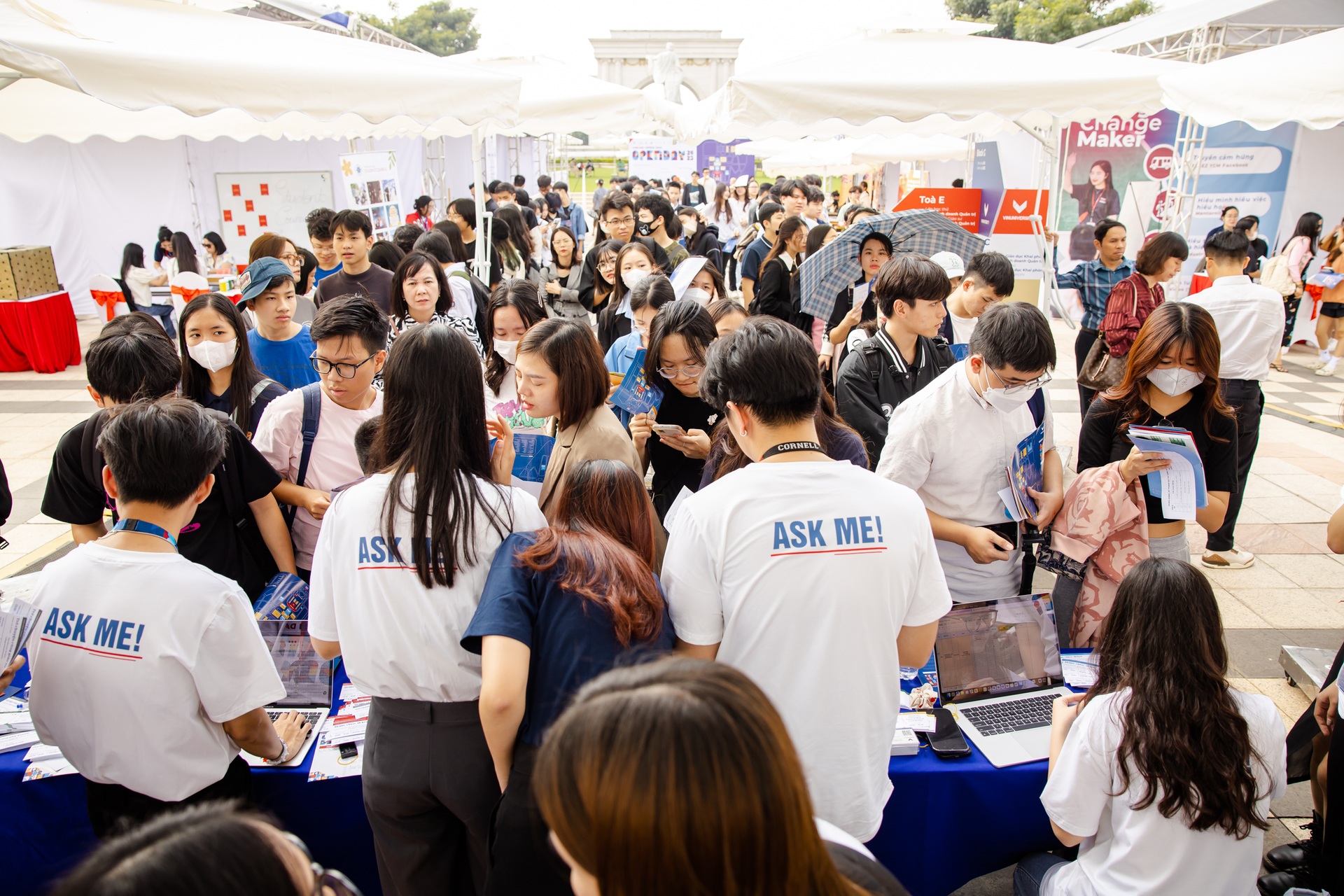 Hơn 4.000 phụ huynh, học sinh tham dự Ngày hội Trải nghiệm VinUni Open Day - 5 Hơn 4.000 phụ huynh, học sinh tham dự Ngày hội Trải nghiệm VinUni Open Day - 5