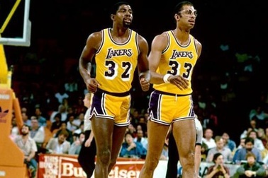 Những bước tiến nhỏ cho sự thay đổi lớn: Câu chuyện về huấn luyện viên NBA