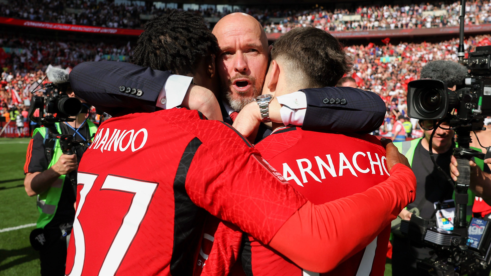 Ngày kỳ lạ của Ten Hag tại Wembley: Đón hào quang và chưa bị sa thải