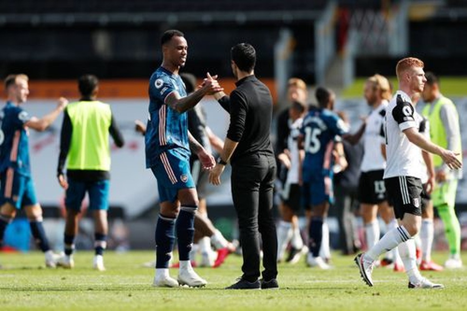 Nhìn lại trận đấu Arsenal nhẹ nhàng đoạt ba điểm từ tay Fulham - 15 Nhìn lại trận đấu Arsenal nhẹ nhàng đoạt ba điểm từ tay Fulham - 15