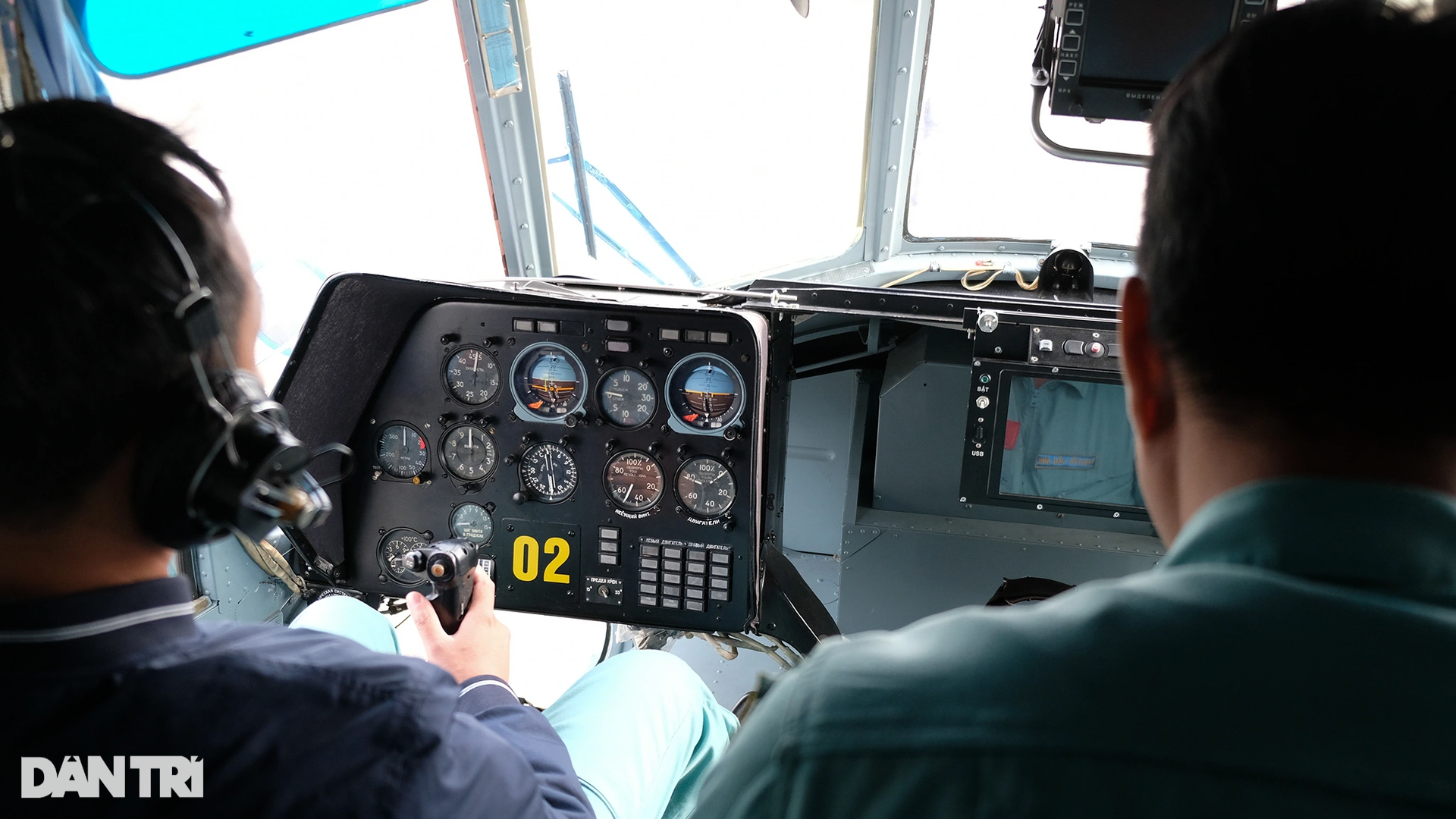 Cận cảnh dàn trực thăng bay huấn luyện phục vụ Triển lãm Quốc phòng quốc tế - 6 Cận cảnh dàn trực thăng bay huấn luyện phục vụ Triển lãm Quốc phòng quốc tế - 6