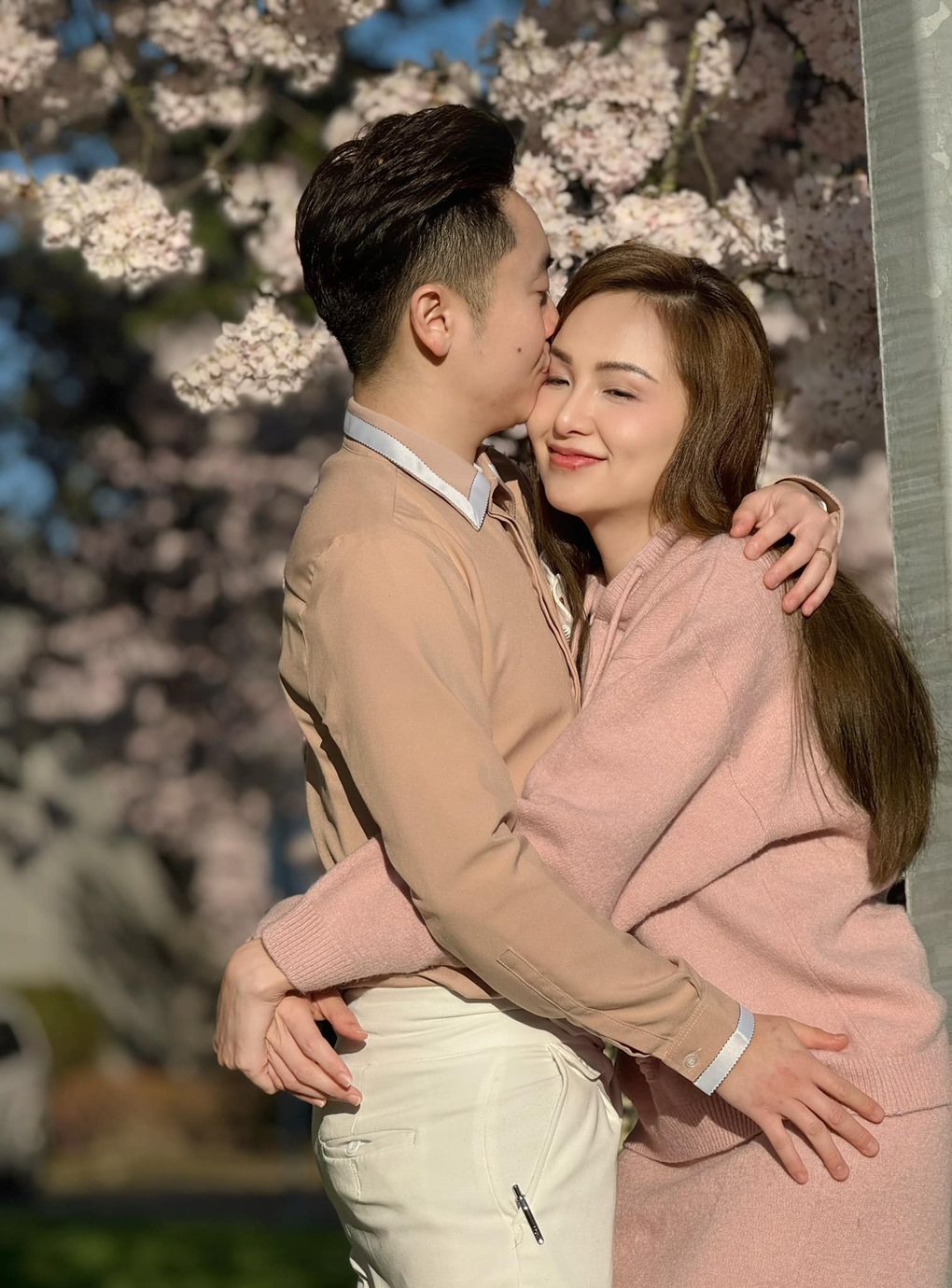 Diễm Hương hé lộ cuộc sống ở Canada: Con thân với cha dượng hơn với tôi - 3 Diễm Hương hé lộ cuộc sống ở Canada: Con thân với cha dượng hơn với tôi - 3