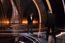 Will Smith xin lỗi Chris Rock sau cú tát trời giáng tại Oscar 2022