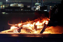 Phép màu 90 giây giúp 379 người trên máy bay Nhật thoát nạn trong gang tấc