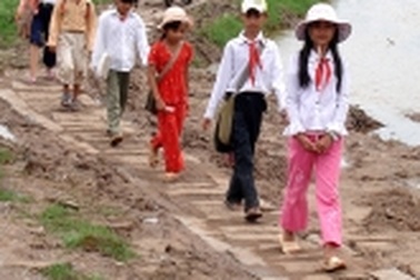 “Vượt biên” tìm con chữ