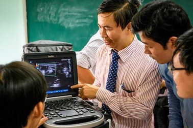 Bệnh viện Trường Đại học Y - Dược Huế với bề dày 20 năm mô hình Trường – Viện