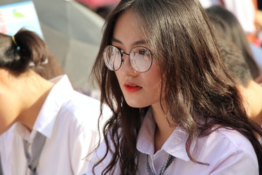 Xao xuyến nét đẹp trong veo của nữ sinh trường Ams ngày khai trường