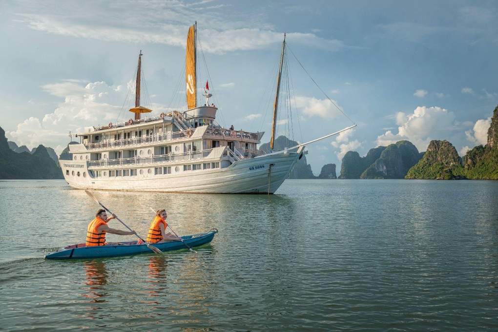 Quảng Ninh hút khách du lịch dịp cuối năm - 2 Quảng Ninh hút khách du lịch dịp cuối năm - 2