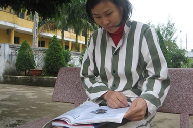 Cựu người mẫu sa chân vì quá yêu chồng