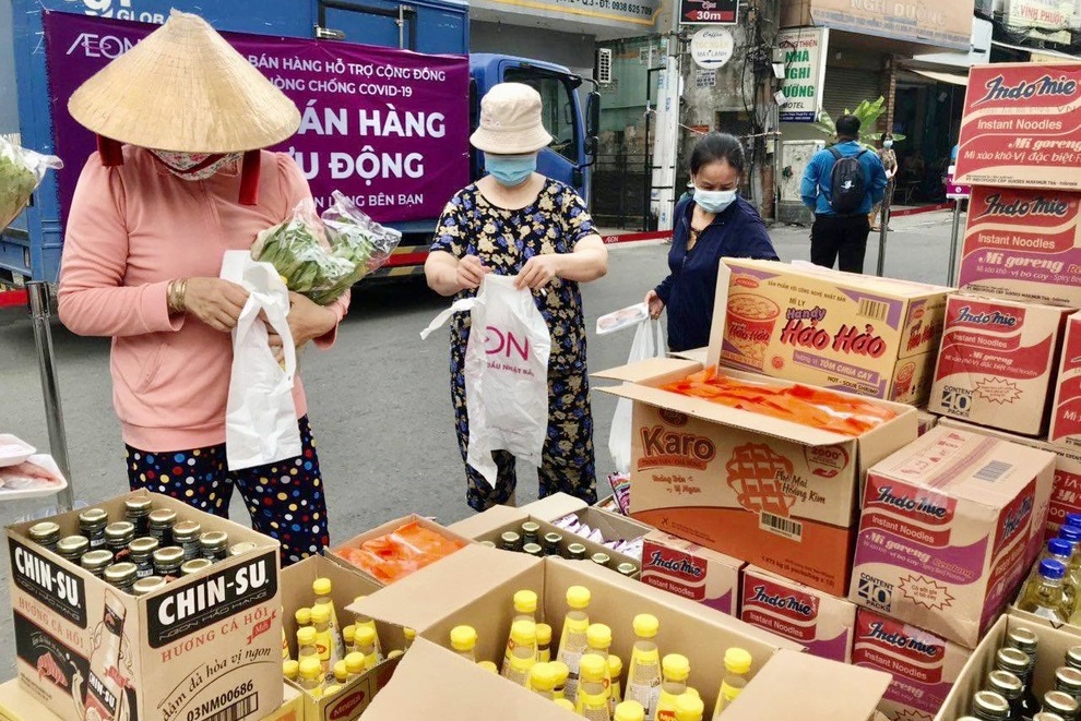 TPHCM: 189 chợ tạm ngừng hoạt động, nhân viên siêu thị mướt mồ hôi - 3 TPHCM: 189 chợ tạm ngừng hoạt động, nhân viên siêu thị mướt mồ hôi - 3