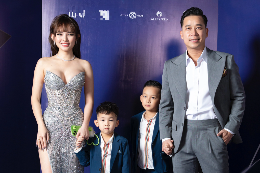 Vĩnh Thụy xuất hiện lịch lãm, phản hồi tin đồn giải nghệ - 4 Vĩnh Thụy xuất hiện lịch lãm, phản hồi tin đồn giải nghệ - 4