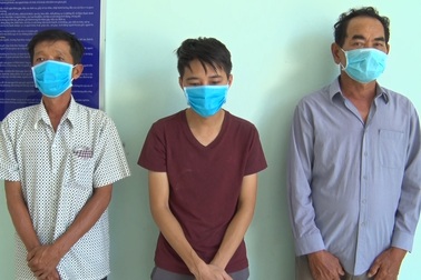 Tạm giam 3 người tổ chức đưa 9 người vượt biên trái phép