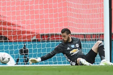 Huyền thoại Man Utd: “Mức lương khủng khiến cho De Gea tự mãn”