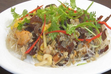 Lòng gà xào miến