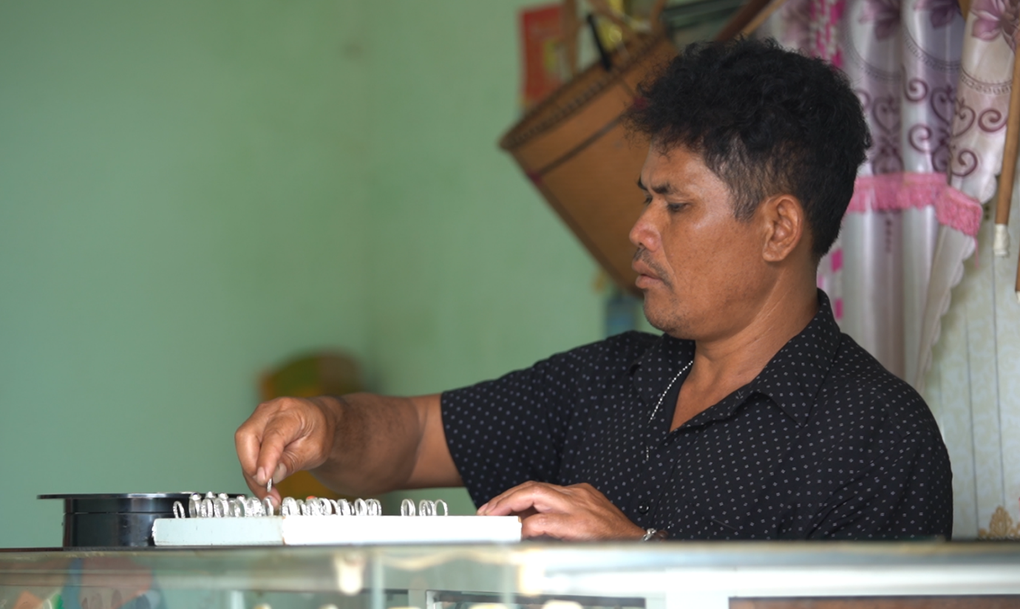 Độc đáo nghề làm nhẫn bạc của dân tộc Chu ru ở Đơn Dương Lâm Đồng - 7 Độc đáo nghề làm nhẫn bạc của dân tộc Chu ru ở Đơn Dương Lâm Đồng - 7