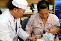 Viêm màng não mủ của bé Phát là do dao xuyên thấu sọ não?