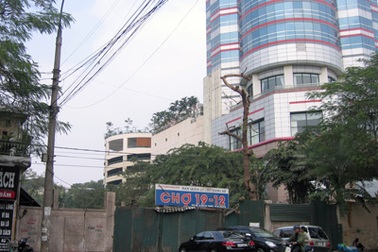 Dừng dự án Trung tâm thương mại tại chợ 19/12