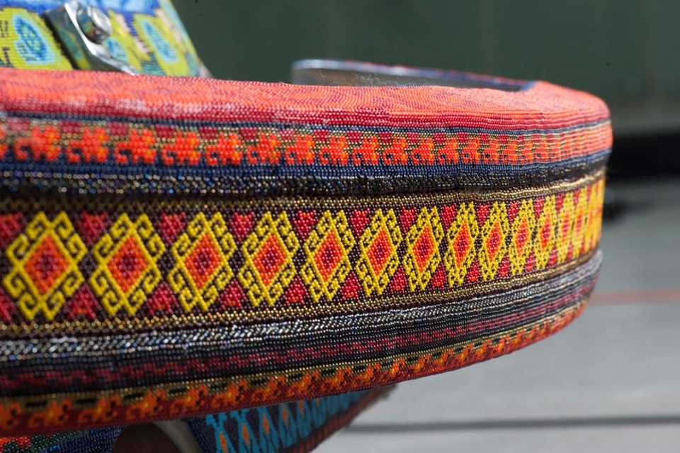 Chiếc Beetle độc nhất vô nhị thế giới, đính hàng triệu hạt màu sặc sỡ - 10