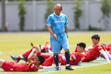 Thành Chung vắng mặt trong buổi tập của đội tuyển Việt Nam