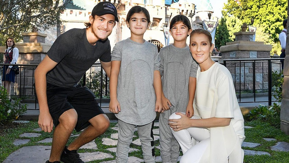 Cuộc sống độc thân nhiều niềm vui của Celine Dion ở tuổi ngoại ngũ tuần - 4 Cuộc sống độc thân nhiều niềm vui của Celine Dion ở tuổi ngoại ngũ tuần - 4