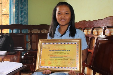 Gặp gỡ cô học trò Jrai đạt giải viết thư quốc tế UPU