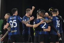 Inter Milan đại thắng trong ngày đối đầu với HLV Mourinho