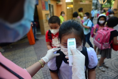 Hơn 1,7 triệu học sinh TPHCM đi học trở lại sau đợt nghỉ dài