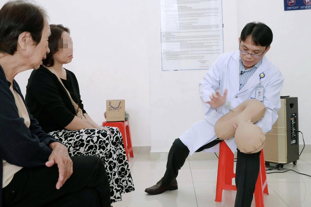 TPHCM: Mẹ 32 tuổi sinh con tại nhà trọ, bé gái tử vong thương tâm - 1 TPHCM: Mẹ 32 tuổi sinh con tại nhà trọ, bé gái tử vong thương tâm - 1