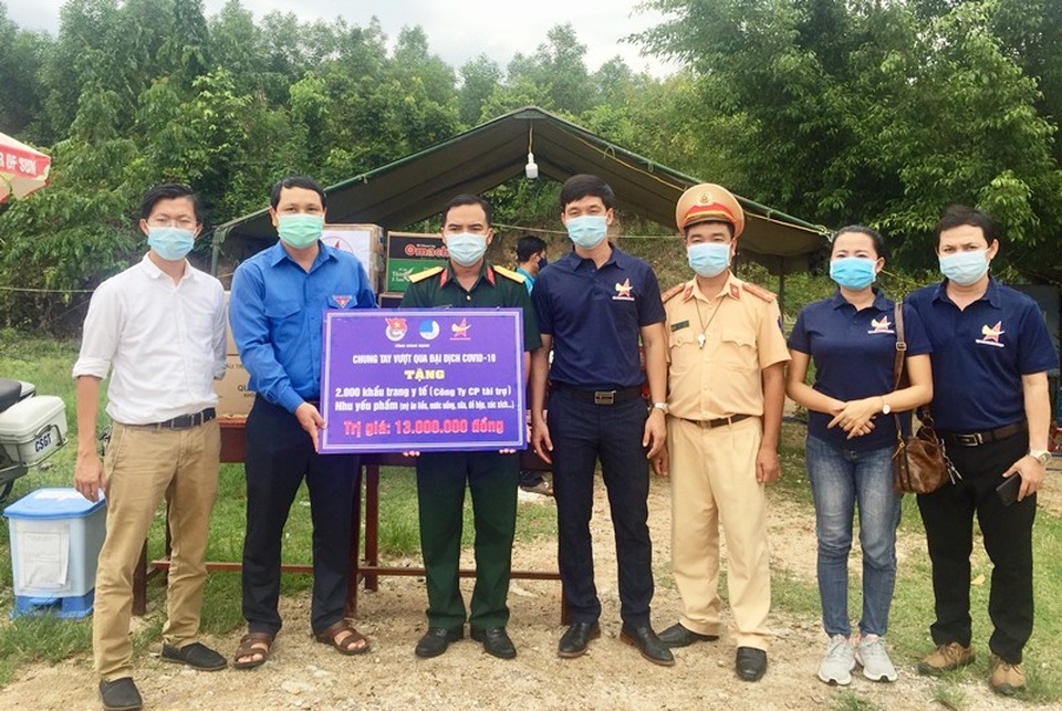 Tuổi trẻ Bình Định chung tay giúp đỡ chiến sĩ tuyến đầu chống dịch Covid-19 - 1 Tuổi trẻ Bình Định chung tay giúp đỡ chiến sĩ tuyến đầu chống dịch Covid-19 - 1
