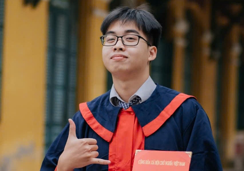 Chân dung các thủ khoa của 5 khối xét tuyển đại học - 10 Chân dung các thủ khoa của 5 khối xét tuyển đại học - 10
