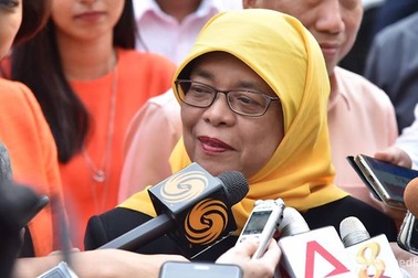 Chân dung người phụ nữ “nghiễm nhiên” trở thành tổng thống Singapore