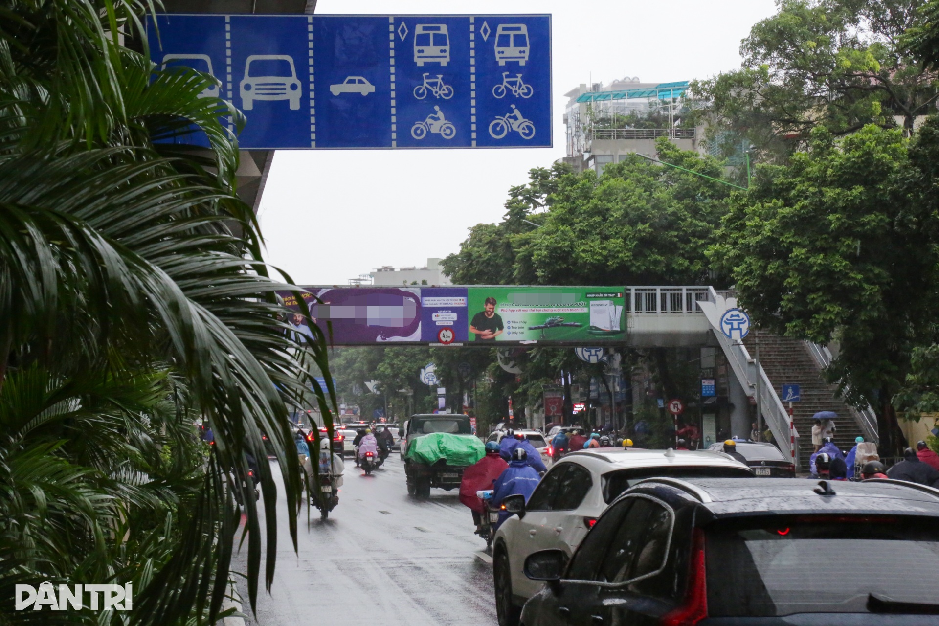 Vạch kẻ làn đường bị mờ nhìn như ma trận, nhiều lái xe lo bị phạt oan - 3